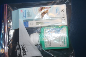 Kit OMS anti-Ebola remis à chaque membre de la délégation des Léopards RD Congo à l'aéroport de Port Harcourt) 