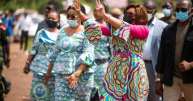 FONDATION DENISE NYAKERU TSHISEKEDI : La Première Dame de la RDC a poursuivi son périple dans l’ancienne Province orientale. A quand La Mongala (Bongandanga, Bumba et Lisala)? FONDATION DENISE NYAKERU TSHISEKEDI : La Première Dame de la RDC a poursuivi son périple dans l’ancienne Province orientale. A quand La Mongala (Bongandanga, Bumba et Lisala)?