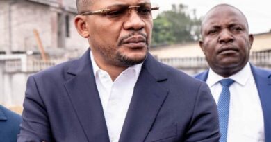 FUITE  EN AVANT  ET AVEU D&rsquo;IMPUISSANCE DU MINISTRE DIDIER BUDIMBU NTUBUANGA PAR LA FERMETURE DU STADE TATA RAPHAEL