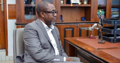 HALTE A LA DISCRIMINATION D&rsquo;AGE! HOMMAGE PLUTOT A LA VALEUR DE L&rsquo;EXPERIENCE, GARANTIE DE LA STABILITE INSTITUTIONNELLE ET DE LA PRIMAUTE DE LA COMPETENCE SUR L&rsquo;ETAT CIVIL