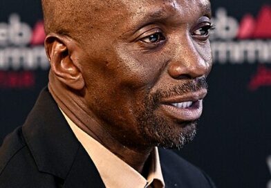 FEUILLETON VERON MOSENGO-OMBA (1) : QUITTONS LES QUOLIBETS DES RESEAUX POUR S’ELEVER CAR VERON MOSENGO-OMBA FORCE L’ESTIME DES TECHNICIENS DU FOOTBALL COMME CLAUDE MAKELELE